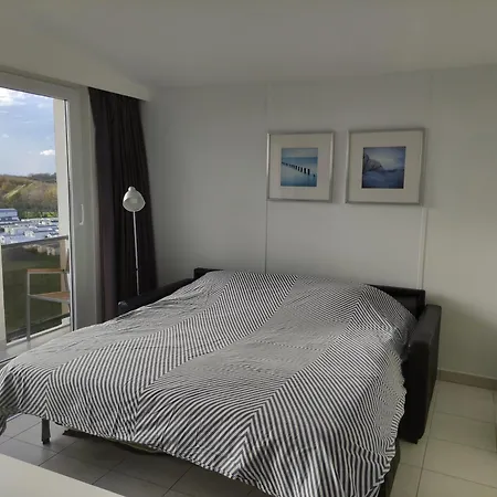 Iris Apartment *